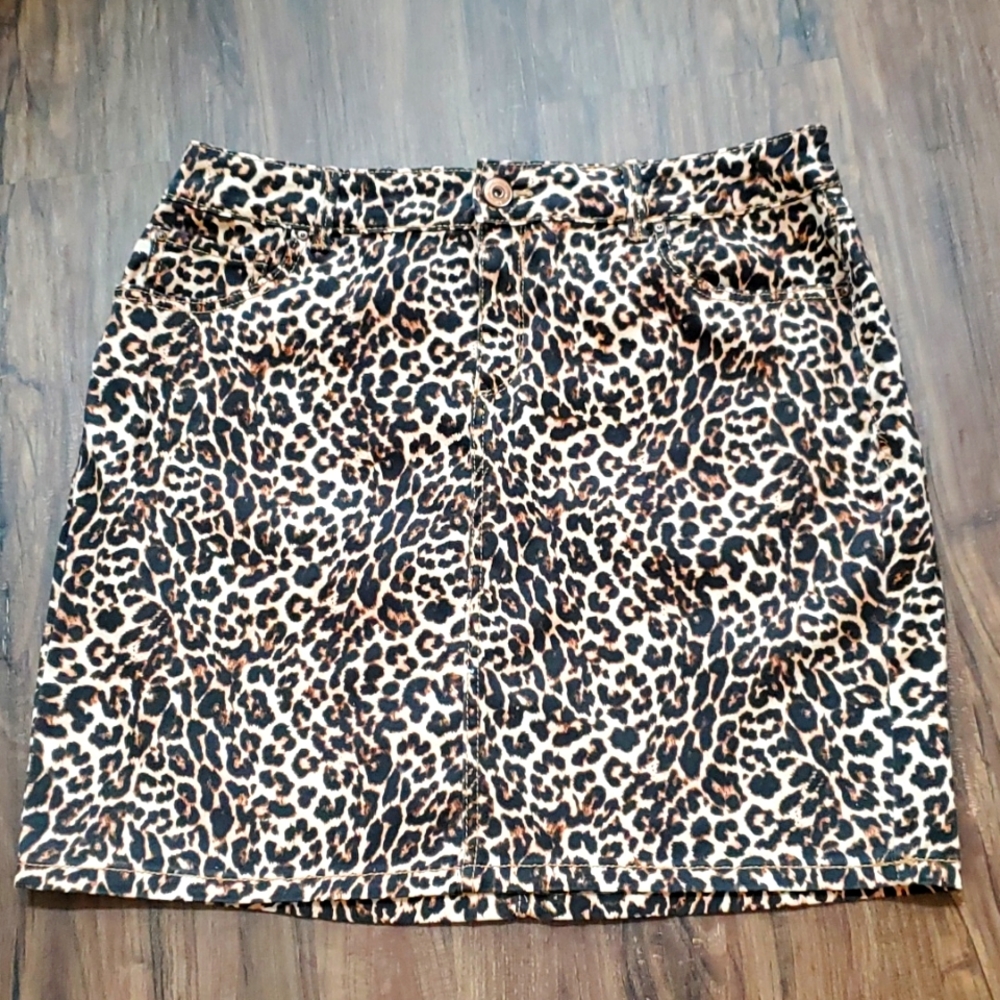 Ink Women's animal print skirt